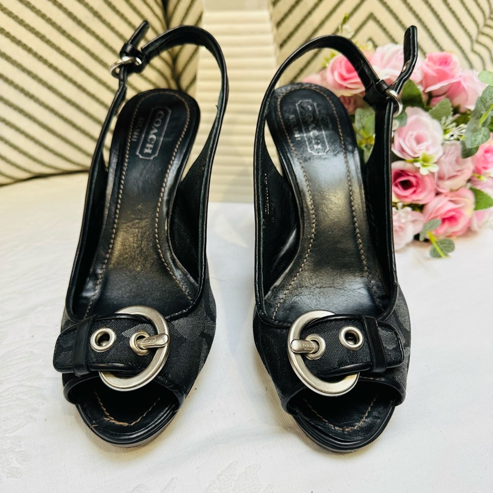 Coach Signature Logo with Black Leather Heel, Size 8 - Picture 10 of 15